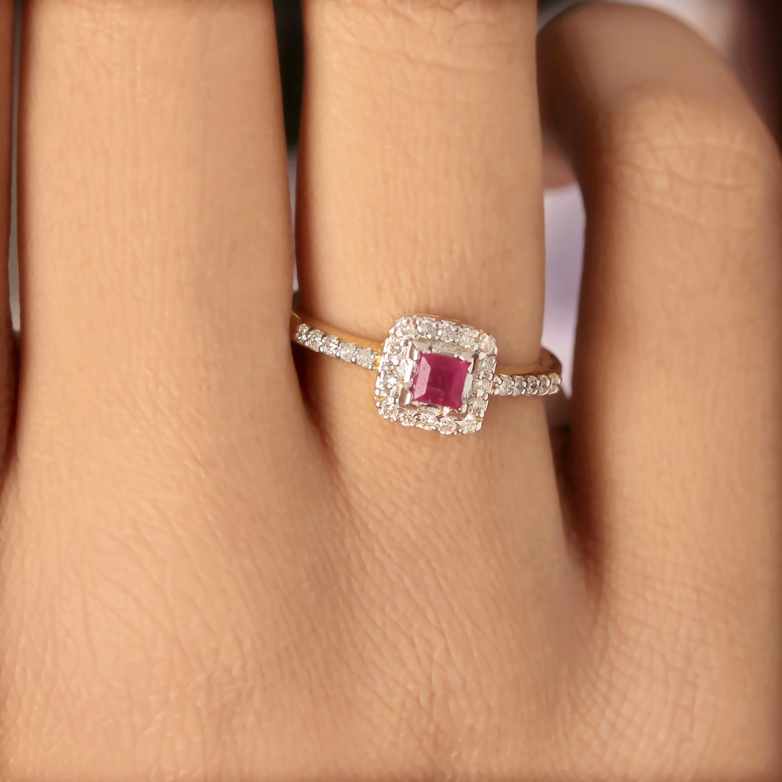 Gold Ring With Diamond And Ruby